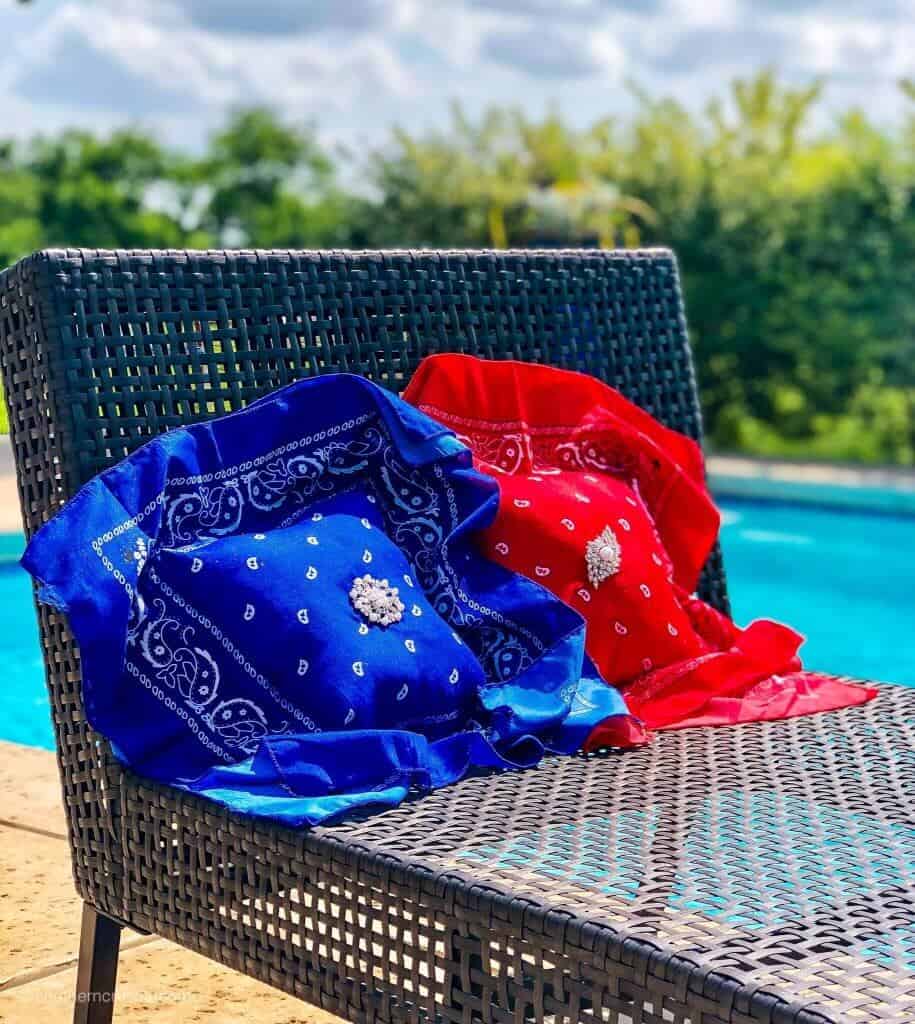 Southern Crush At Home shows you how to make these easy no-sew pillows for blinging up the patio