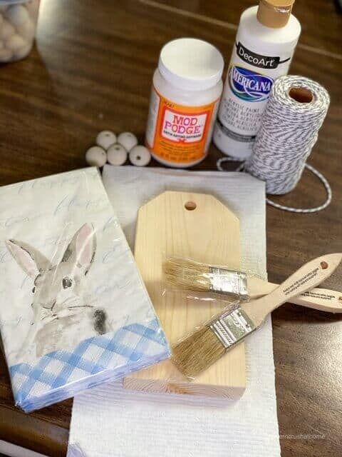 Easter-Bunny-Wooden-Tag-DIY-1
