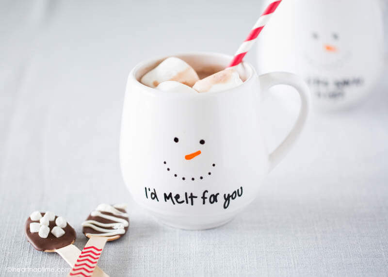 Cute DIY ceramic mug for the holidays
