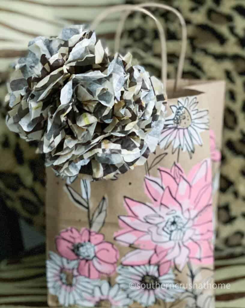 easy-gift-bow-using-tissue-paper