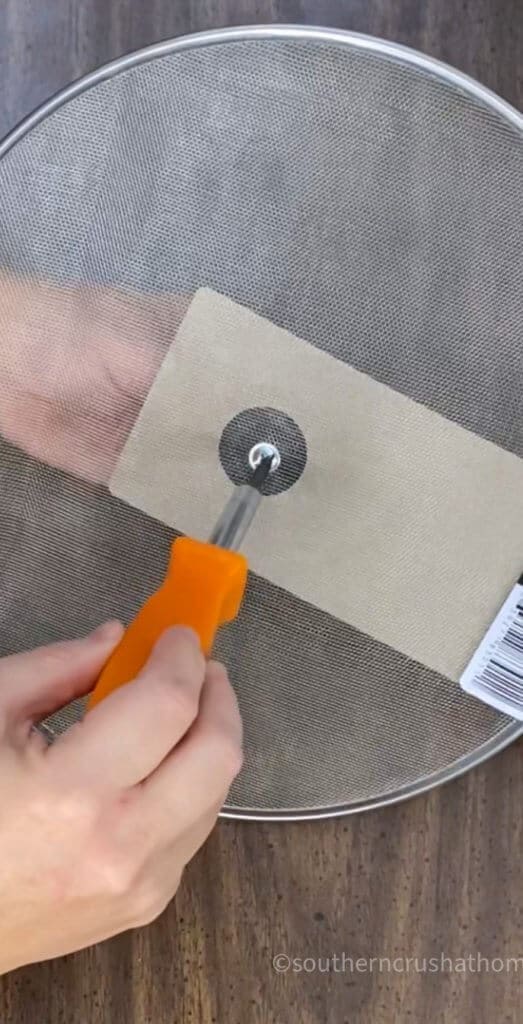 removing splatter screen knob handle