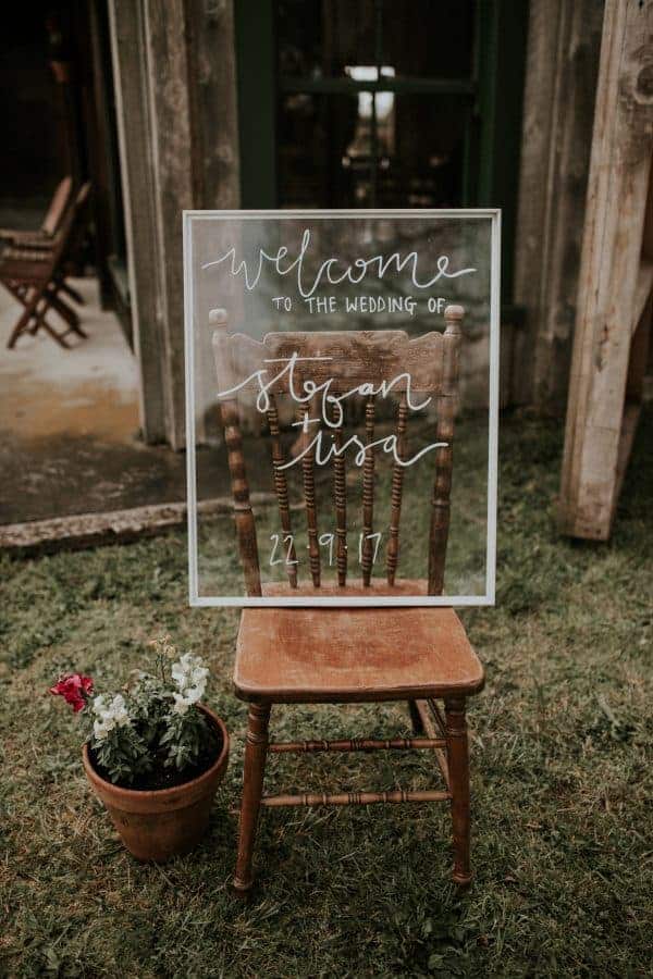 Picture-Frame-Glass-Wedding-Noticeboard-Hack