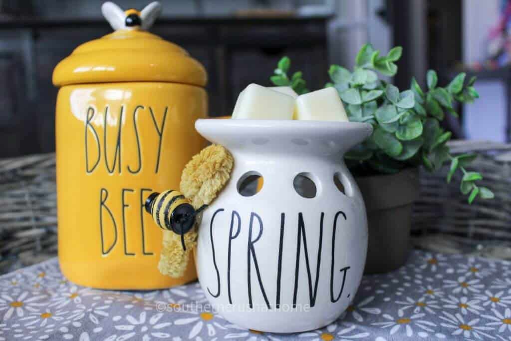 Rae Dunn inspired bumblebee diy spring wax warmer