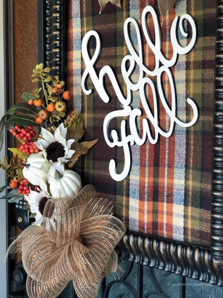 easy mesh bow shown on fall sign