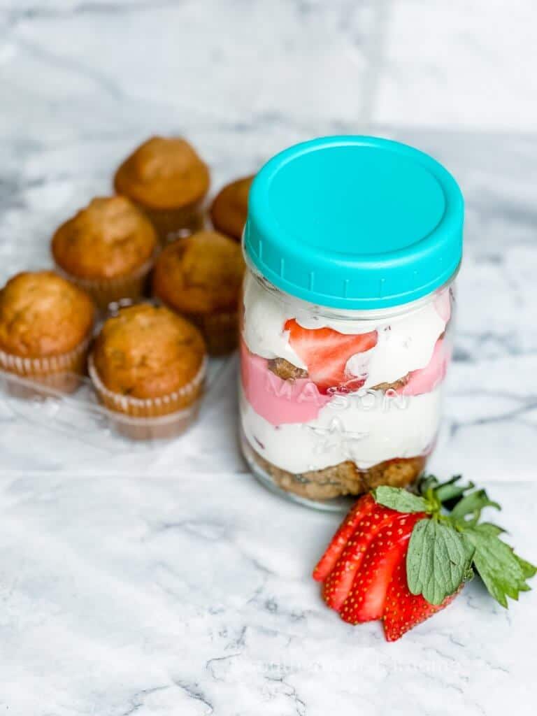 mason jar trifle with aqua lid