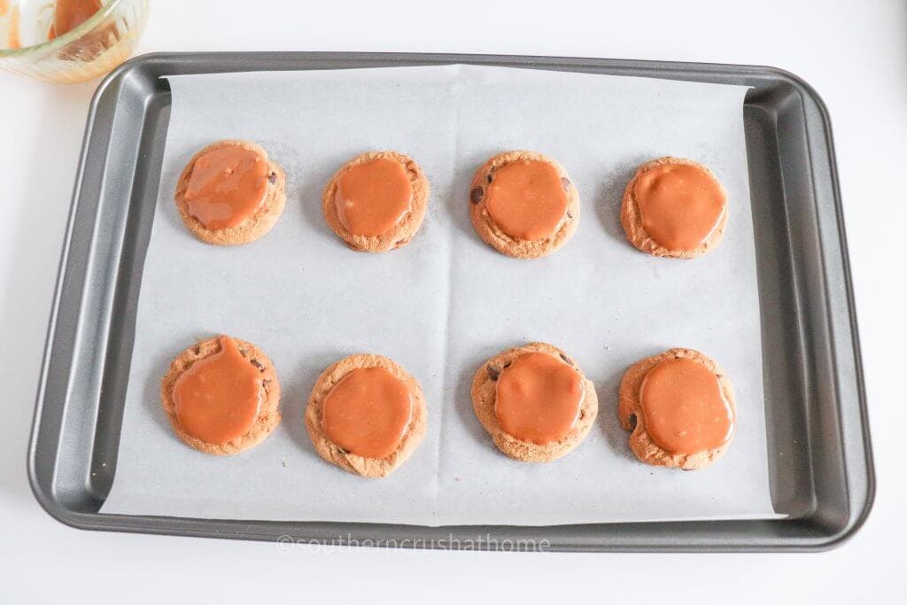 caramels on cookies