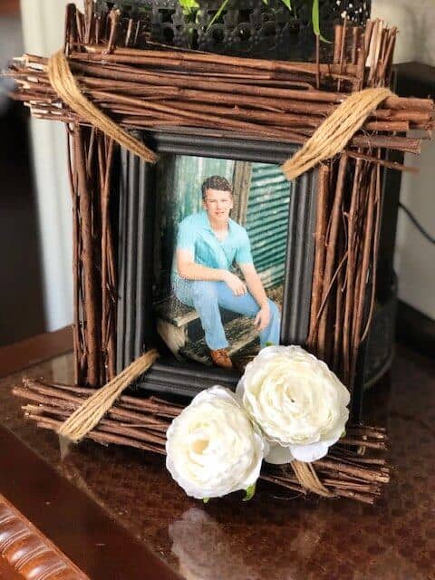 DIY Photo Frame with Stick Supplies Polka Dot Frame (2)