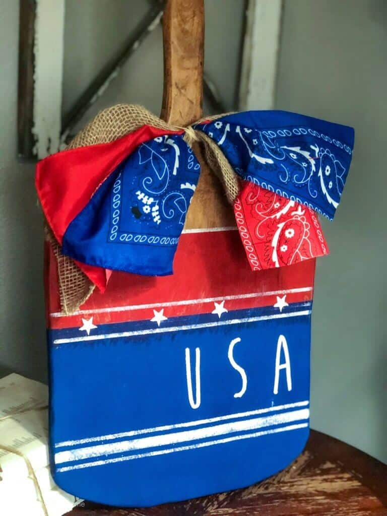 How to Make Patriotic Cutting Board Decor