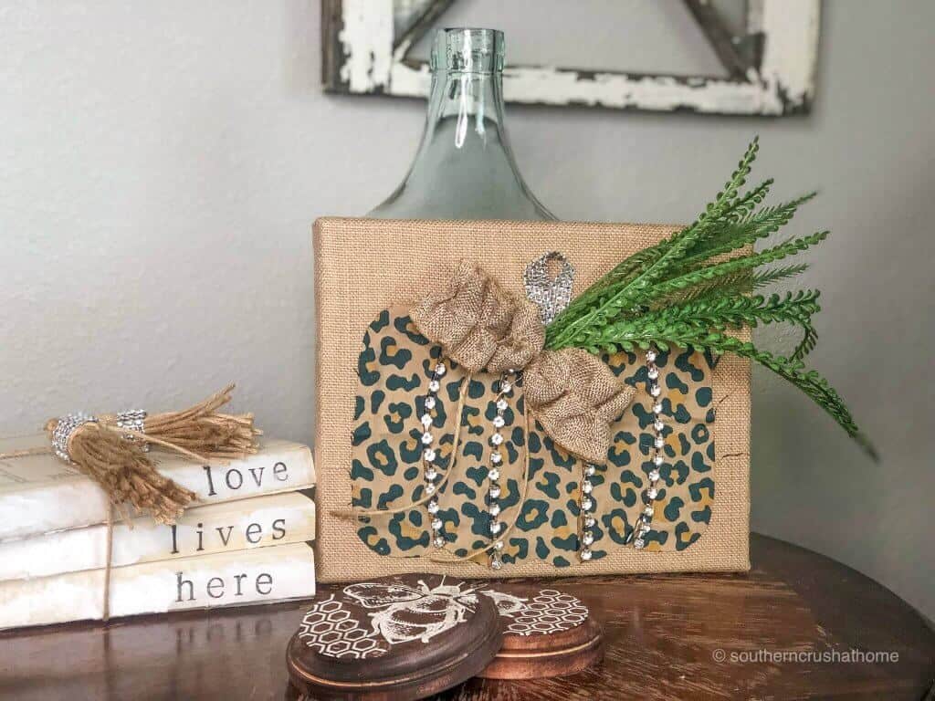 DIY Leopard Pumpkin Wall Art: Simple Fall Decor