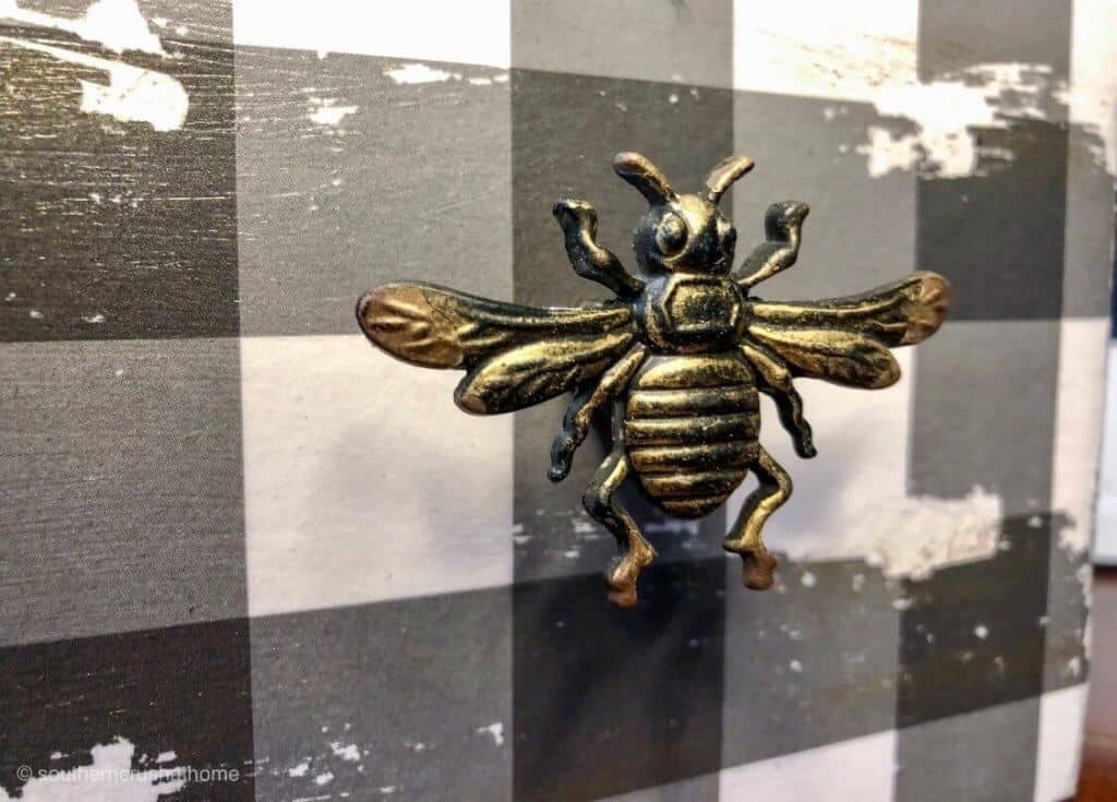 buffalo-check-wooden-drawer-faux-planter-diy-bumblebee