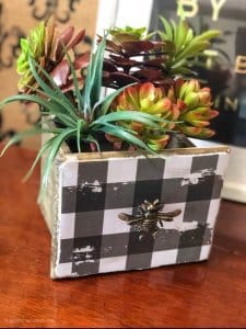 buffalo-check-wooden-drawer-faux-planter-diy-final-close