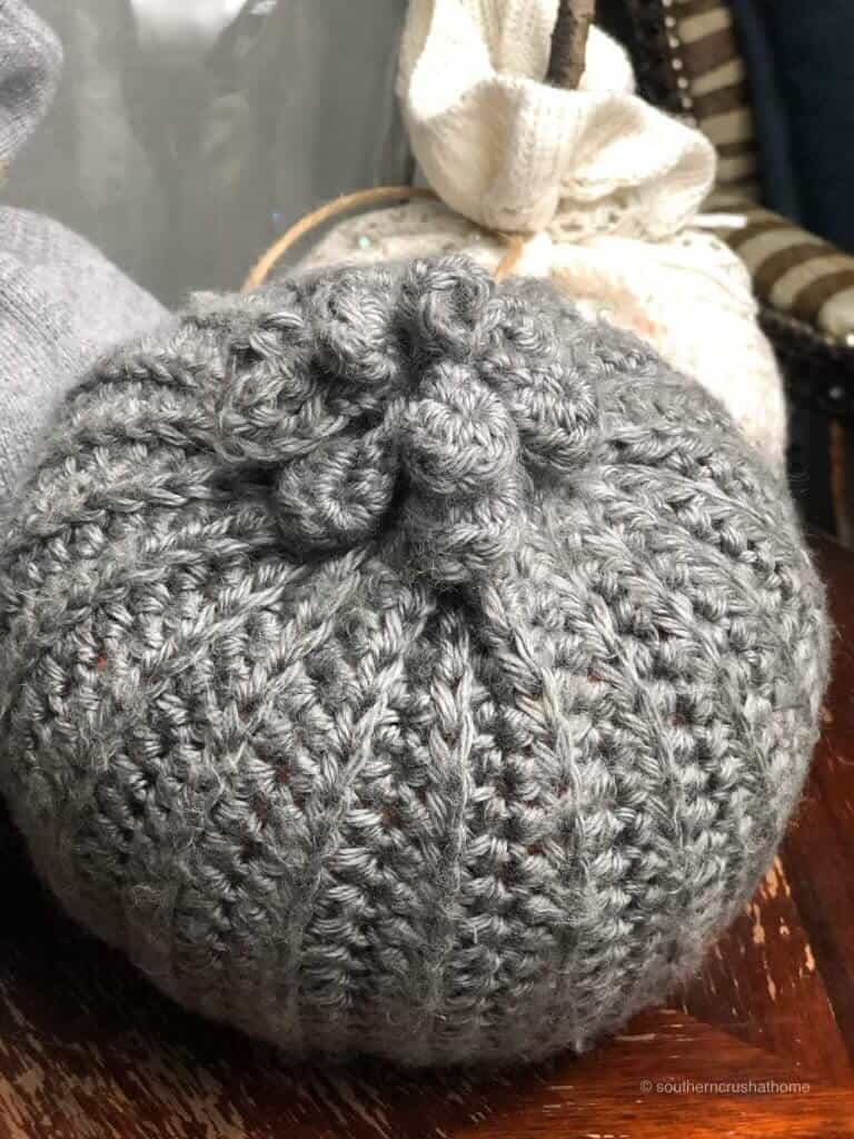 easy-beanie-pumpkins-final-pom-pom