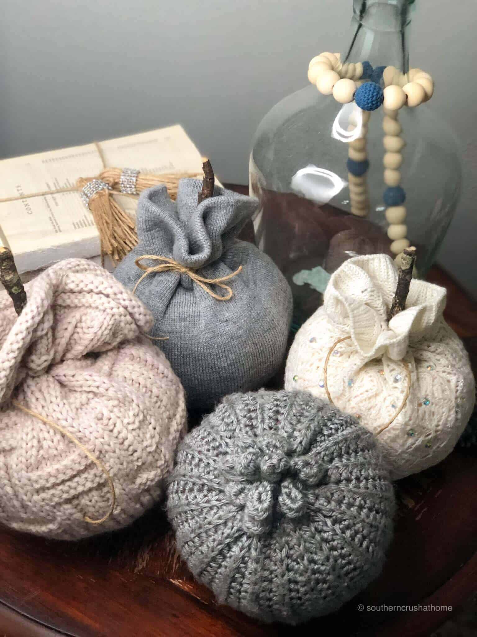 easy-beanie-pumpkins-grouping