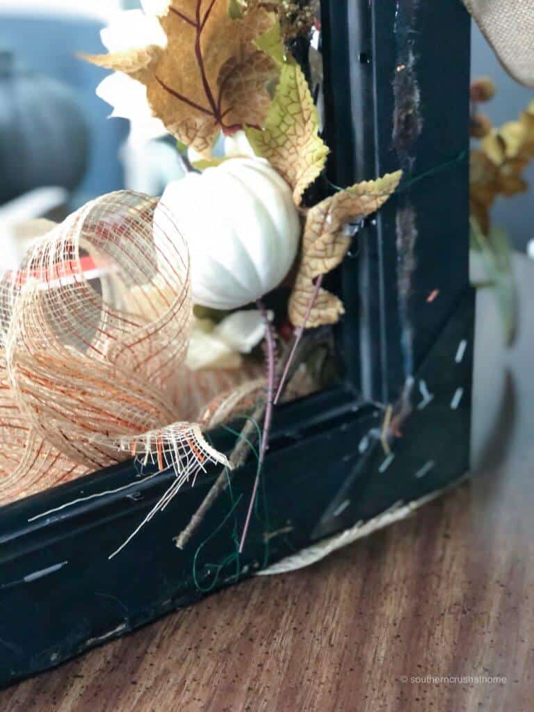 The back corner of a picture frame wreath