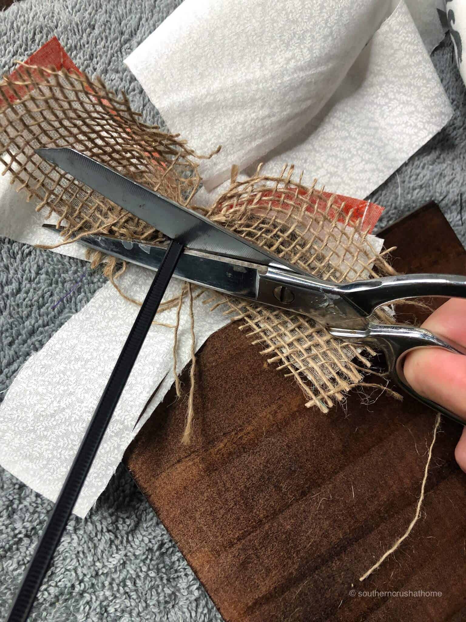 fall-wood-decor-block-cutting-zip-tie