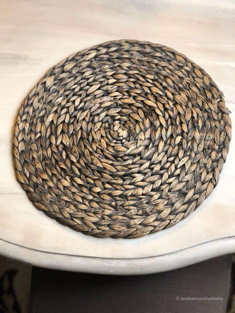 A woven place mat