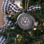 easy-mason-jar-lid-ornament-final-bling-tree