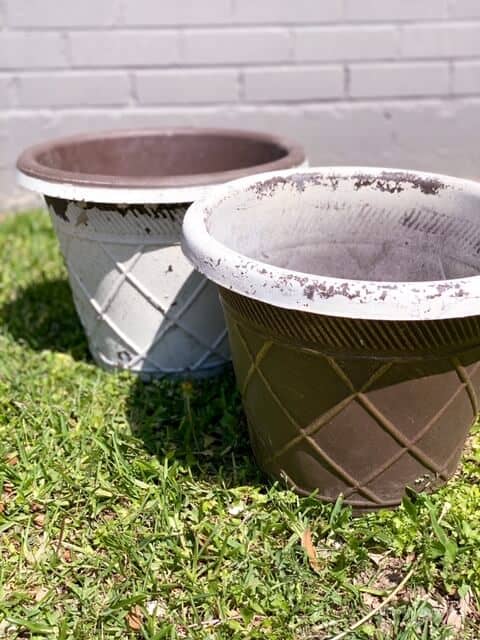 chippy plastic planter pots 