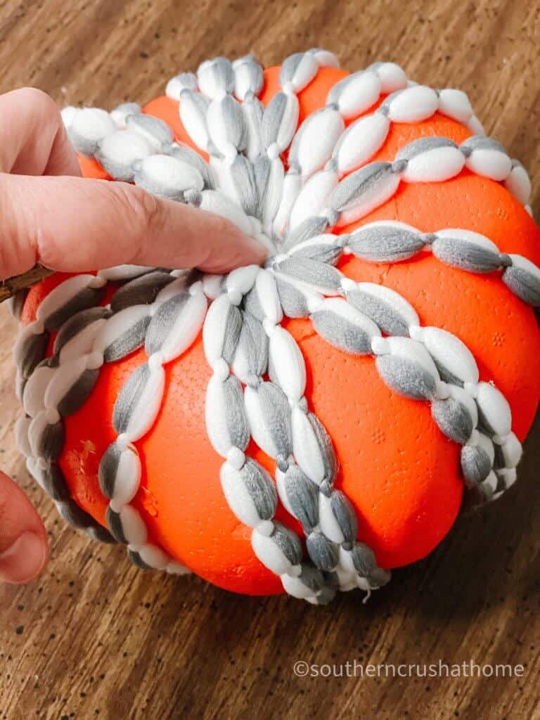 dt-mop-head-pumpkin-diy-tucking yarn