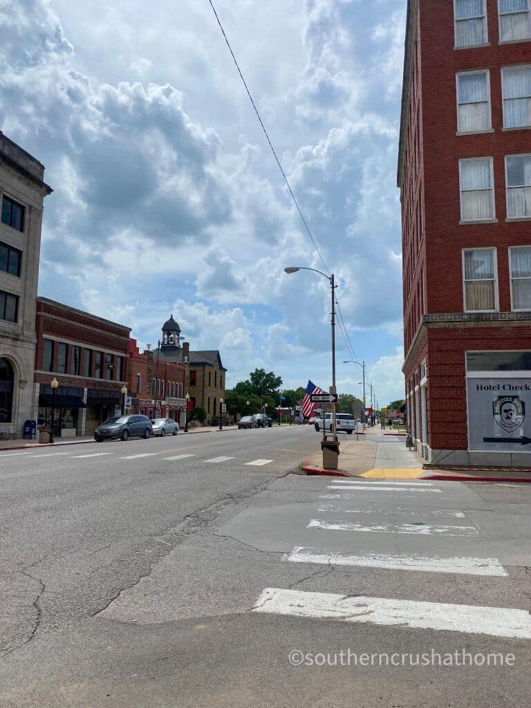 pioneer woman frontier hotel in pawhuska, ok