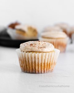 Cinnamon & Vanilla Bean Cupcakes close up