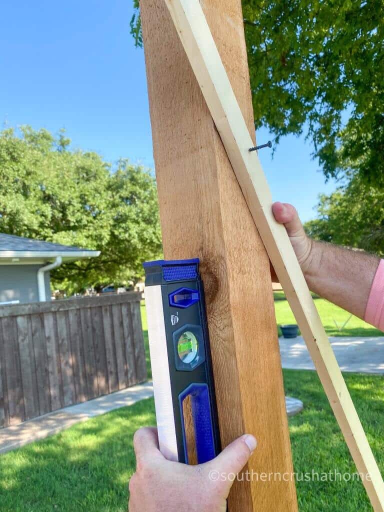 outdoor patio lighting & privacy diy close up bracing