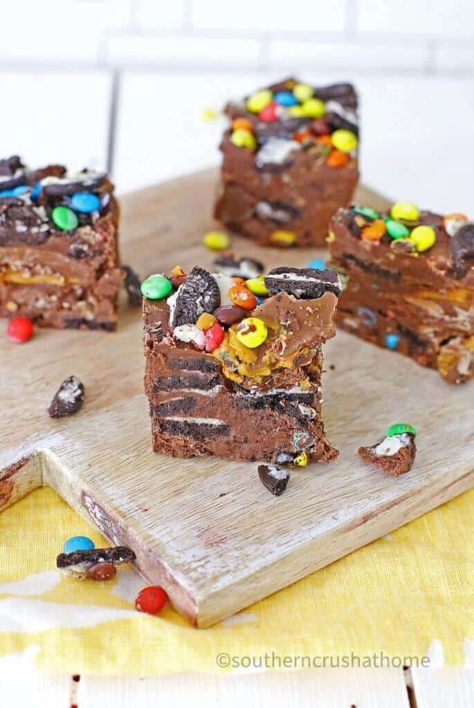 m&m fudge cut into squares