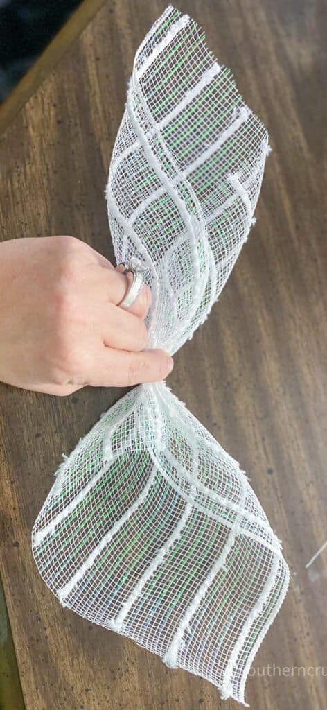 deco mesh wreath folded mesh