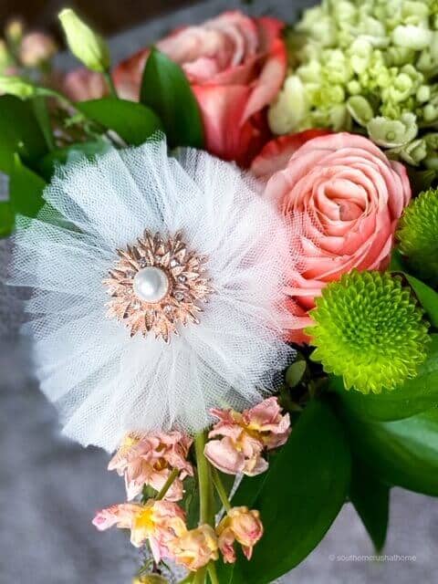 DIY Wedding tulle bow