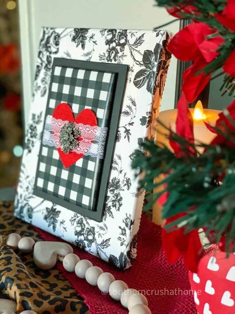 Black and White Valentines DIY Decor