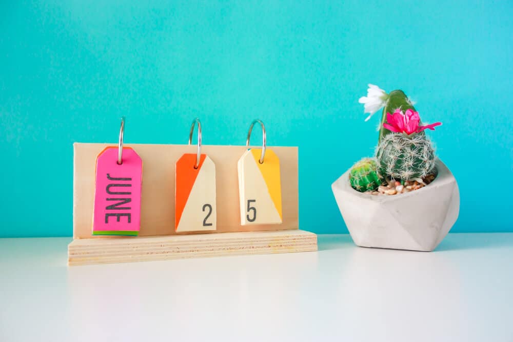 diy cricut perpetual desk calendar