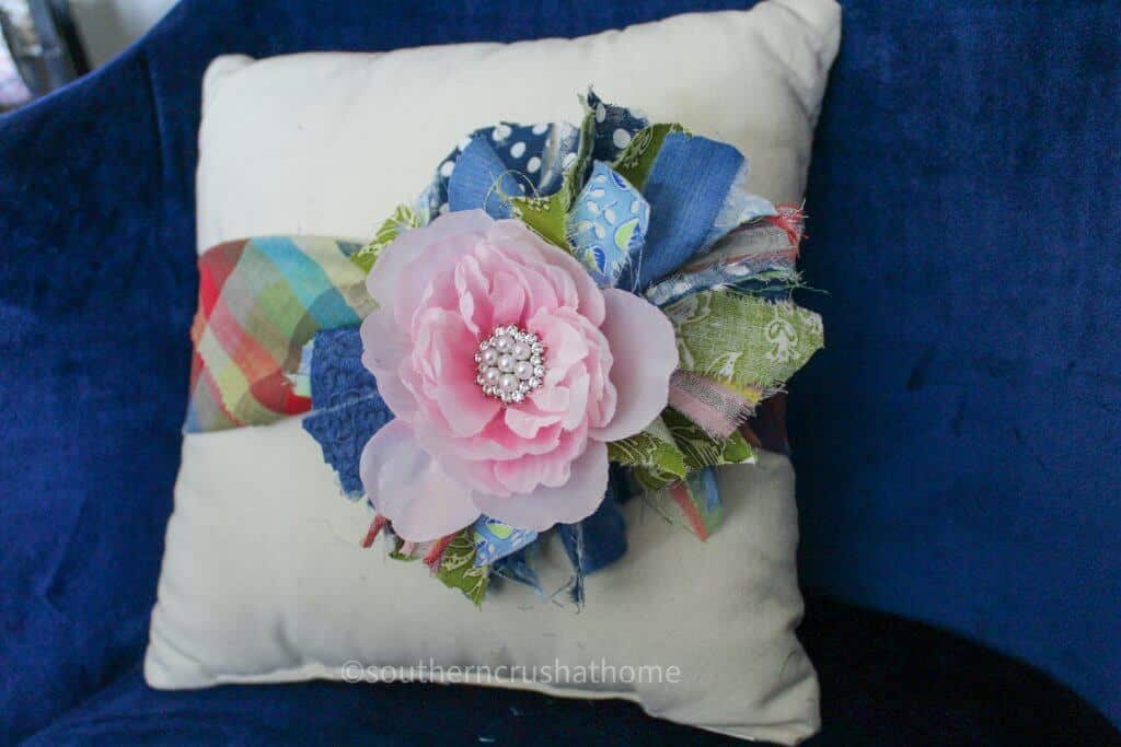 messy bow pillow wrap diy final