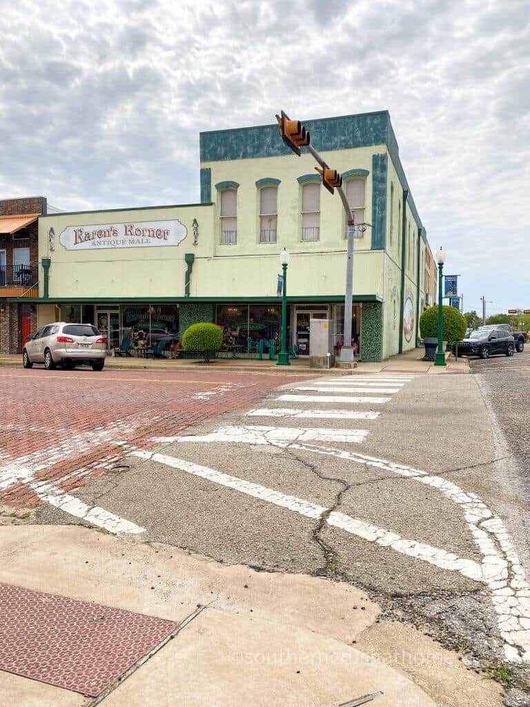 karens korner historical building in mineola