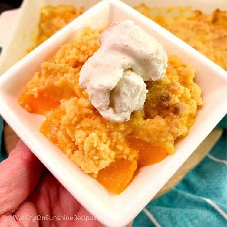 peach cobbler with ice cream