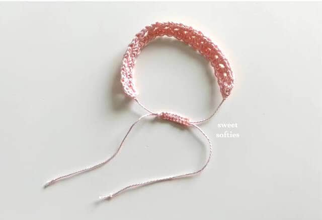 pink crochet bracelet DIY