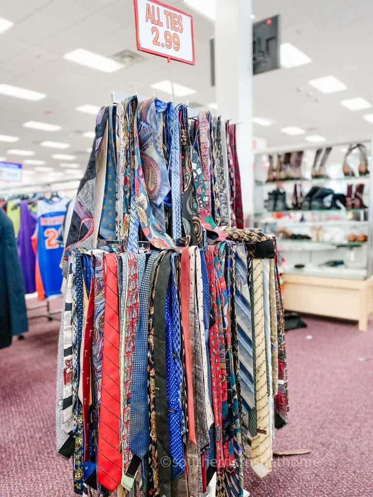 tie display