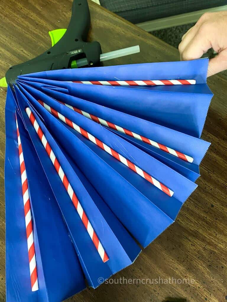 gift bags with straws for bunting