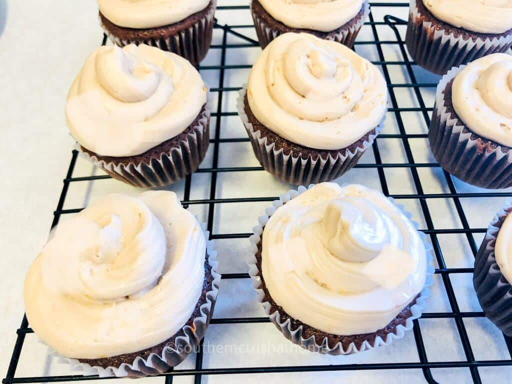 dr pepper cupcake cooling