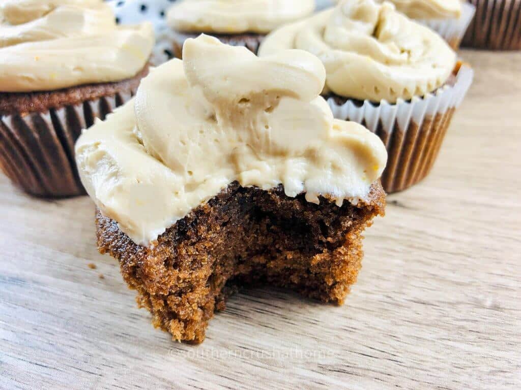 dr pepper cupcake styled bite