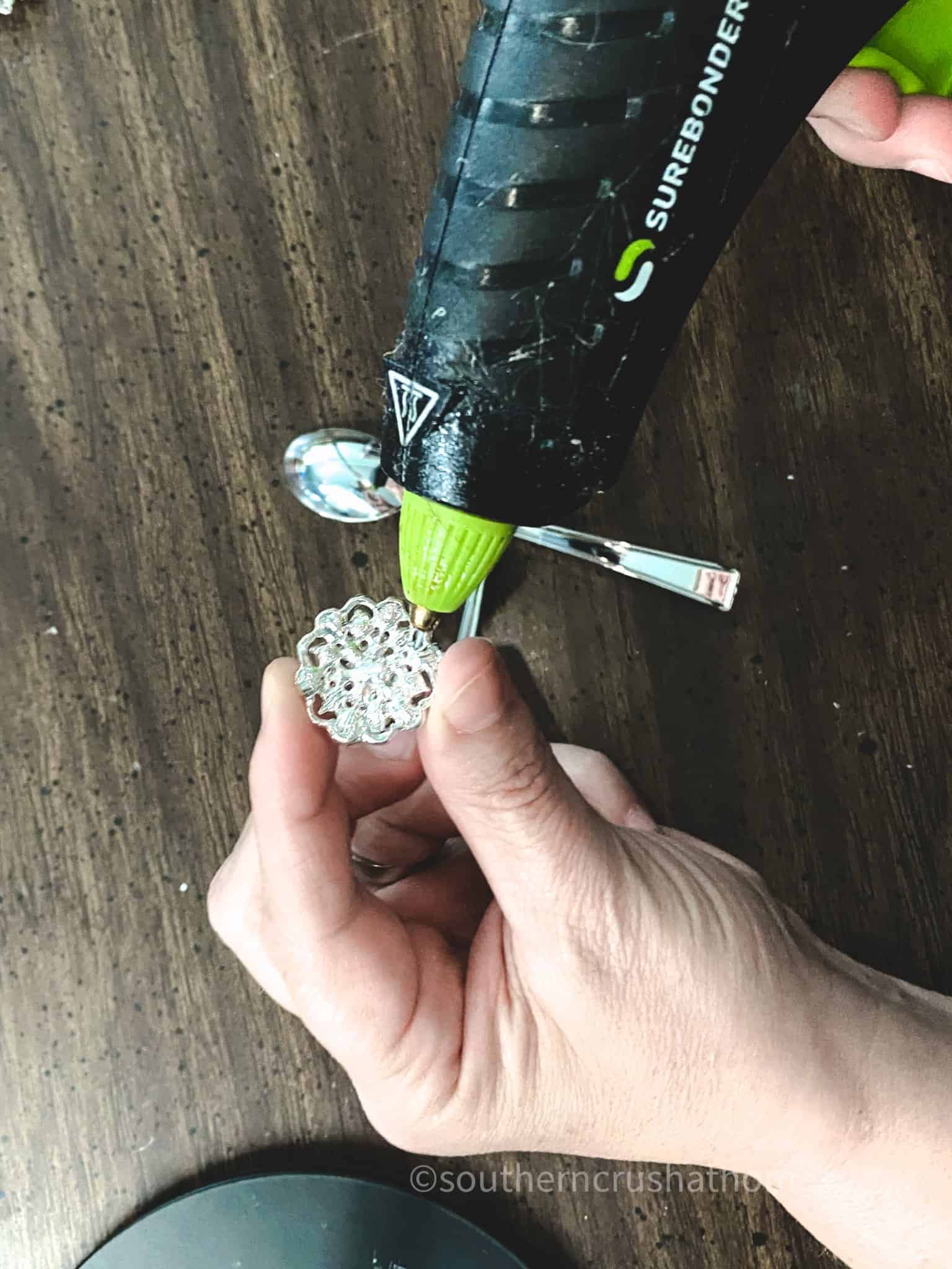 Dragonfly Craft Idea (Using Dollar Tree Plastic Spoons)