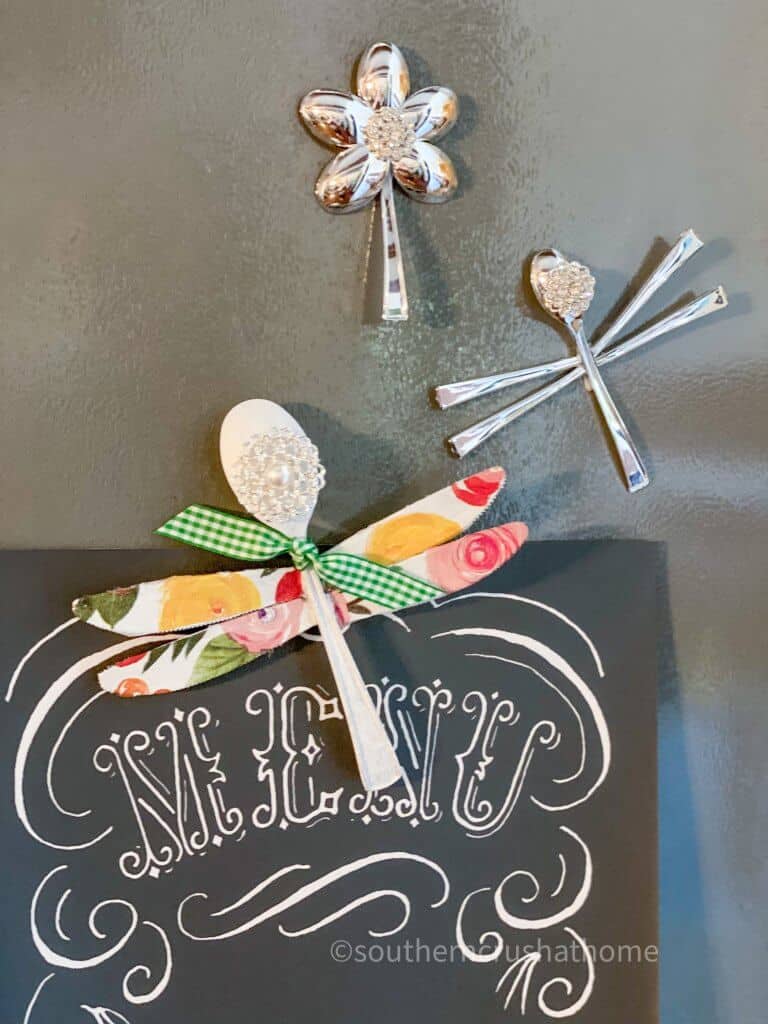 Dragonfly Craft Idea (Using Dollar Tree Plastic Spoons)