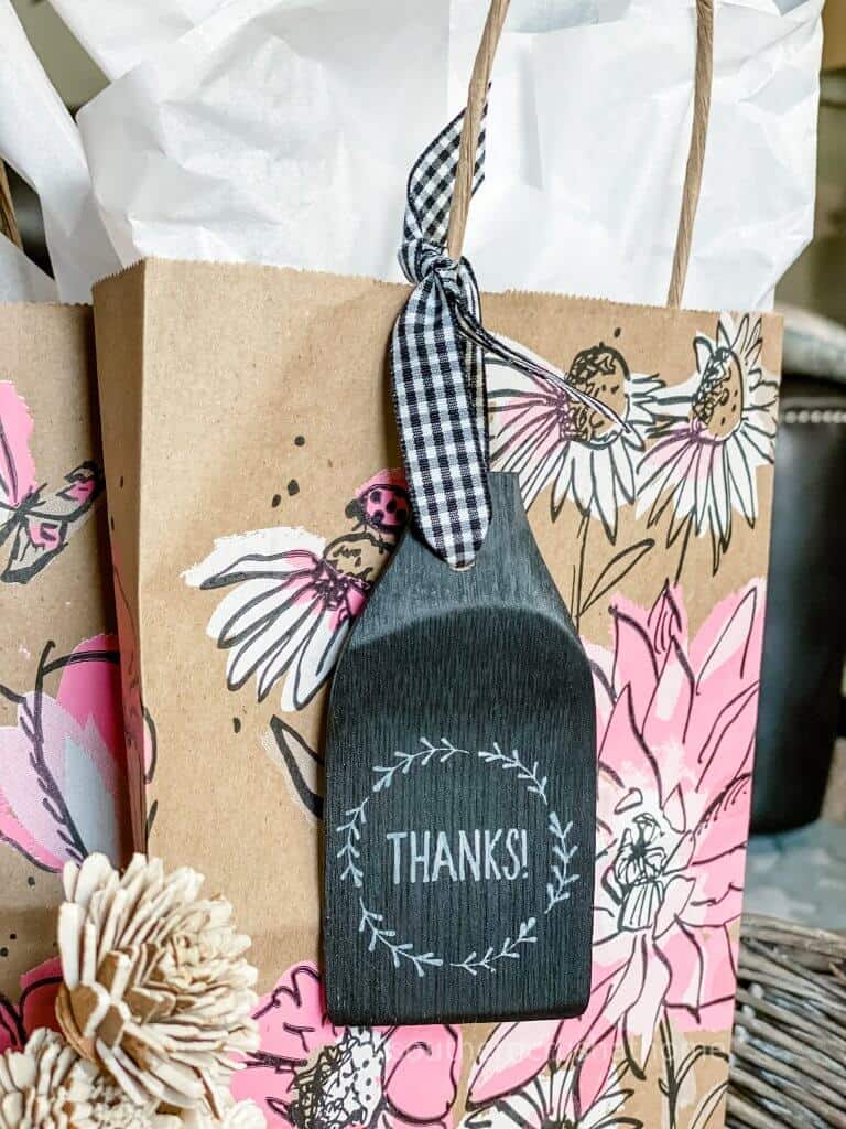 Make Adorable Wooden Spatula Gift Tags With This Dollar Tree DIY