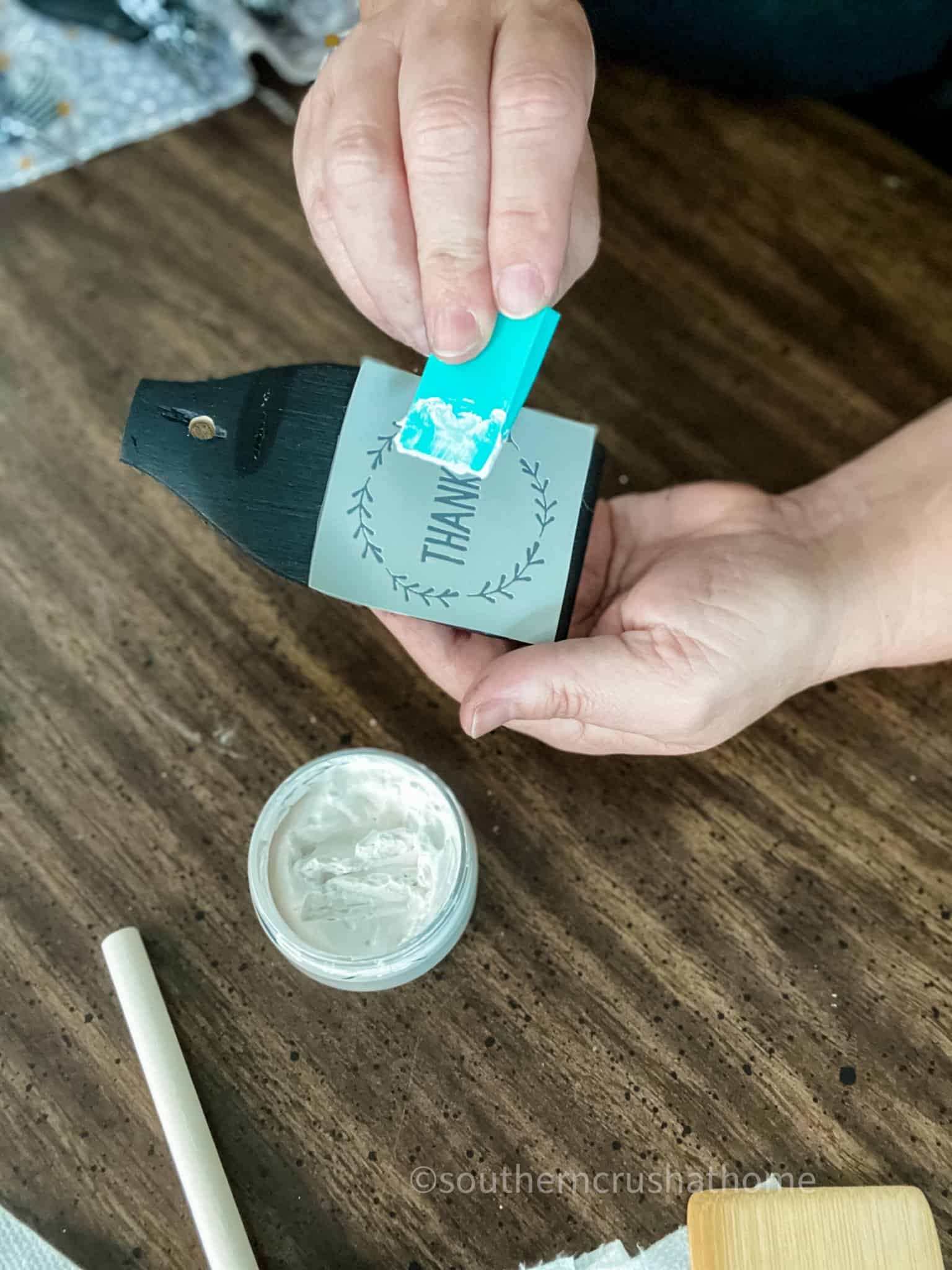 Make Adorable Wooden Spatula Gift Tags With This Dollar Tree DIY