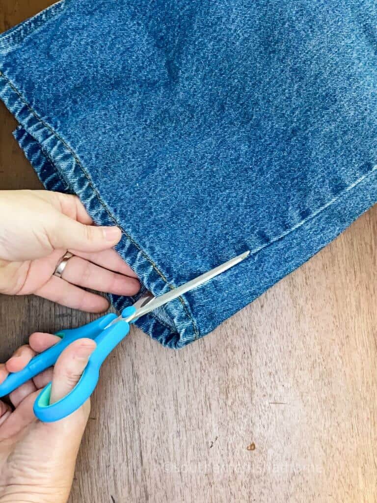 cutting jeans for DIY messy bow