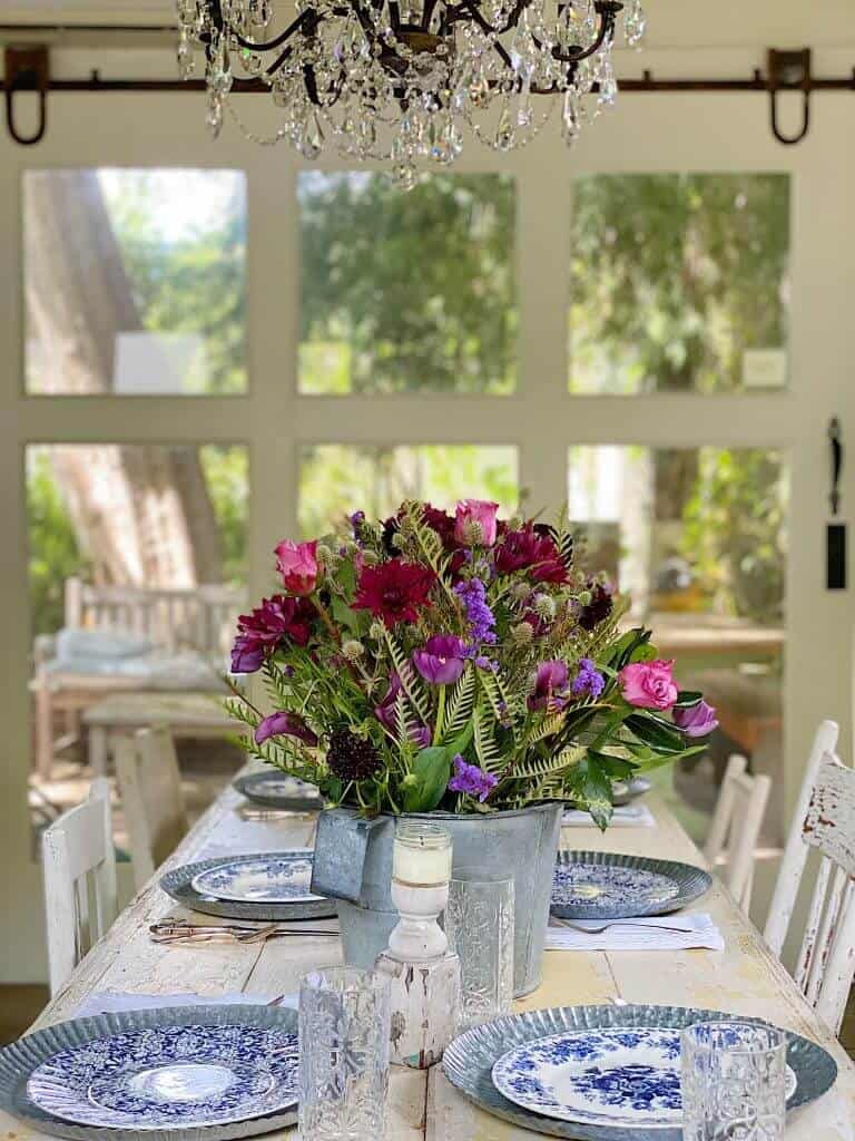 elegant summer tablescape