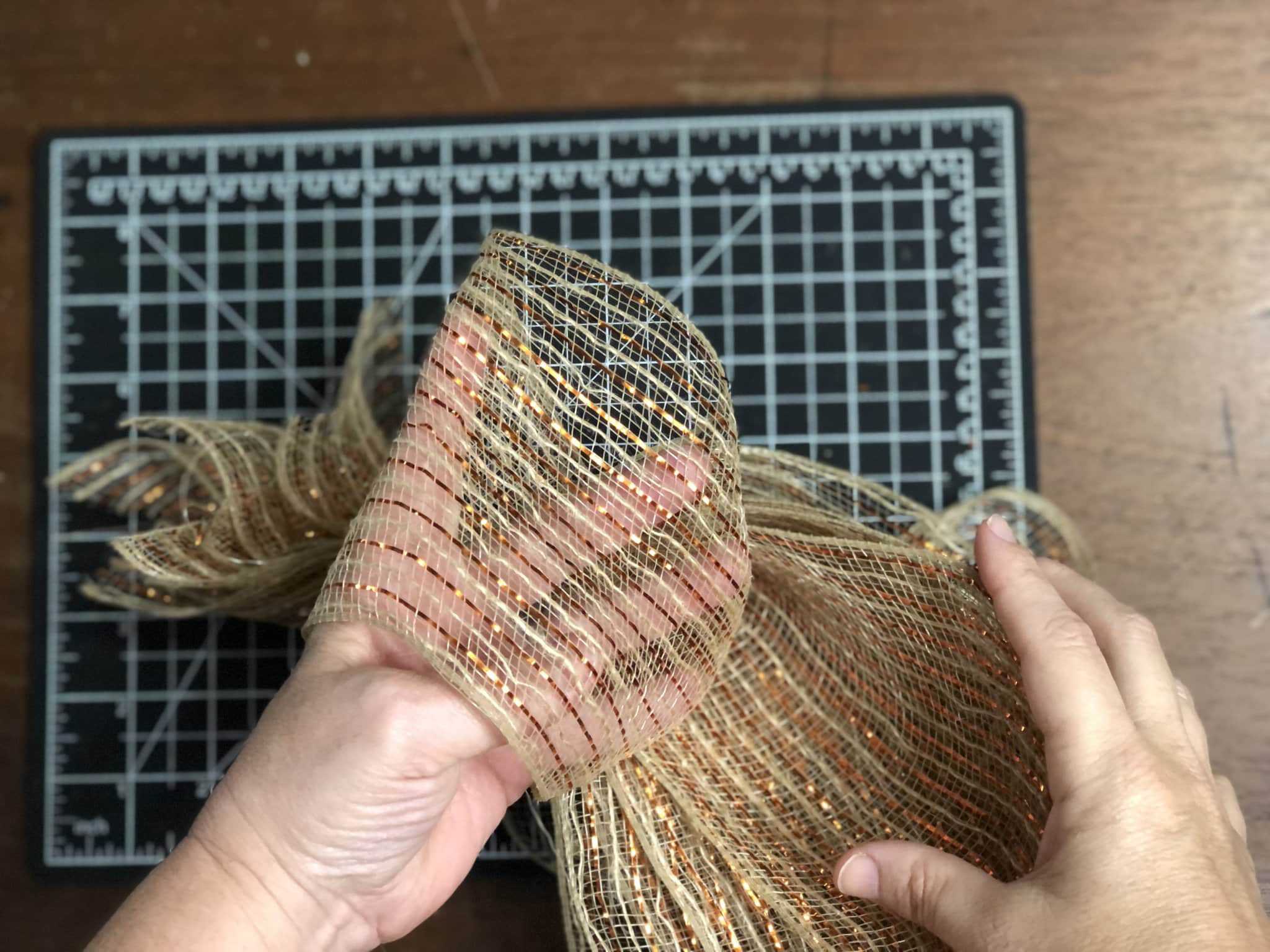 How to Make an Easy Mesh Bow (for a Wreath) Southern Crush at Home