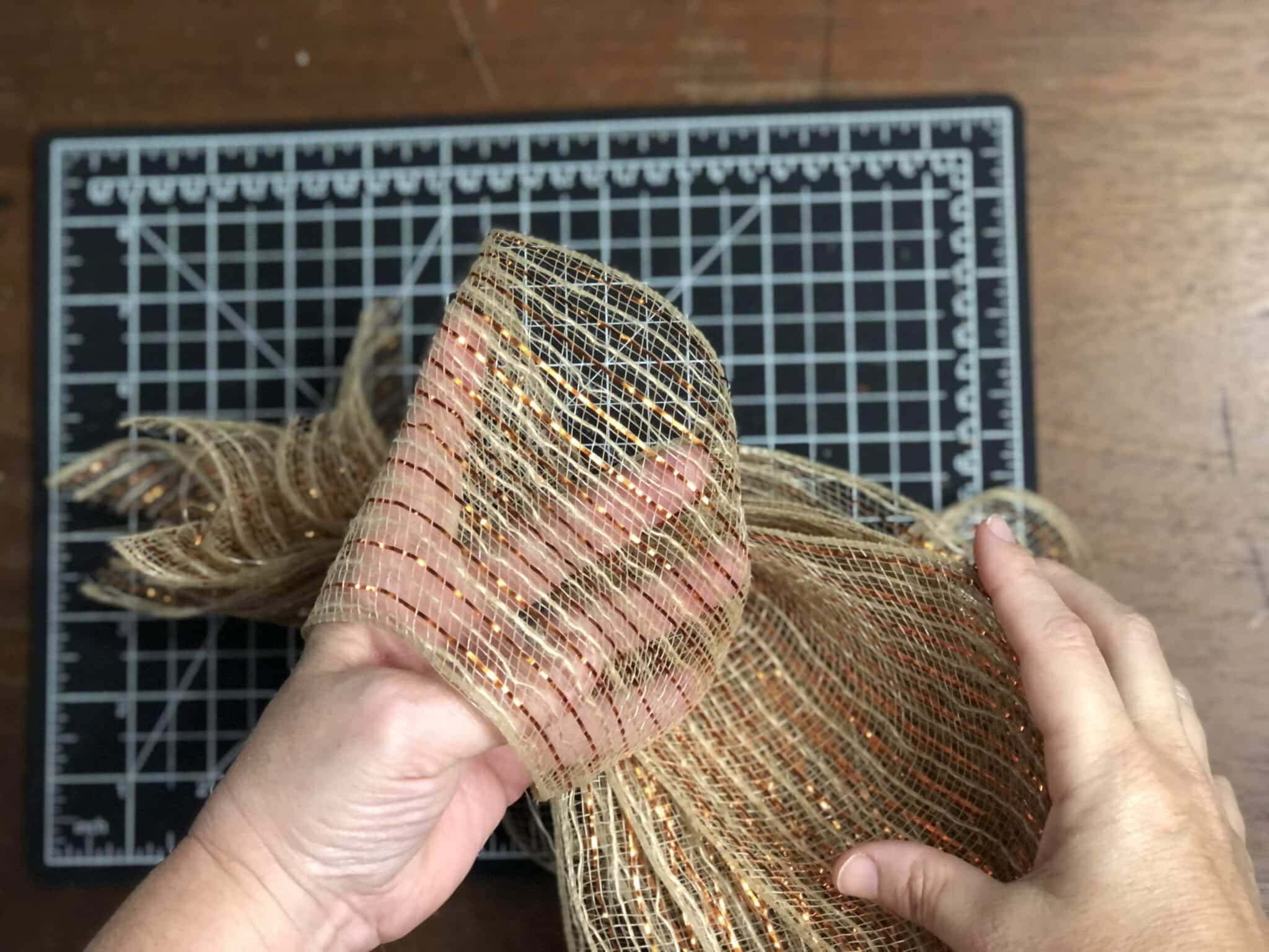 How to Make an Easy Mesh Bow (for a Wreath) Southern Crush at Home