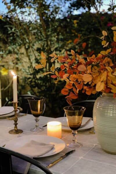 outdoor fall tablescape