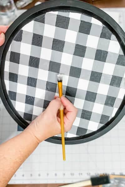 painting details of buffalo check