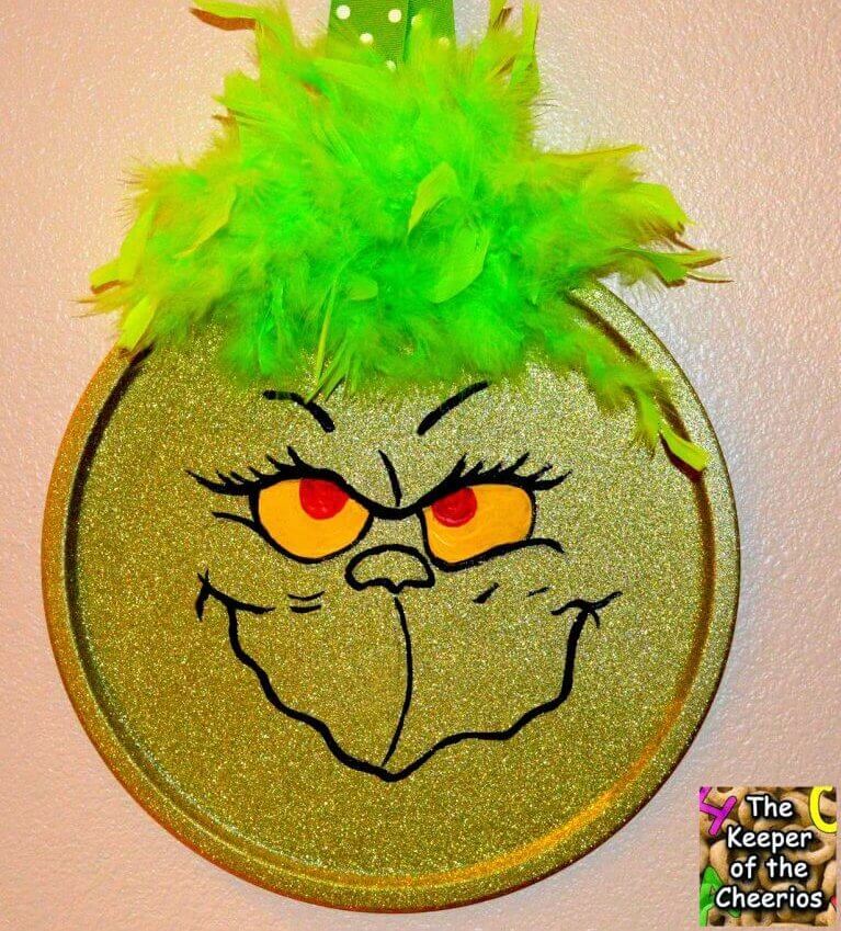 grinch ornament pizza pan